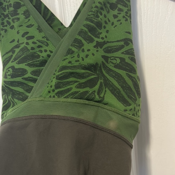 Lululemon Tank size 4 - Picture 4 of 6